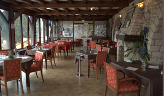 Hôtel-restaurant la Table des Bons Pères - Bislée