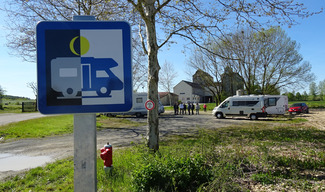 Aire de stationnement - Pierrefitte-sur-Aire