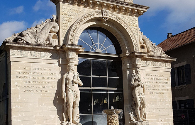 Aire de services et de stationnement 1 - Lacroix-sur-Meuse