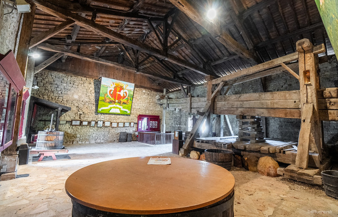 Aire de stationnement camping-cars 4 - Beaulieu-en-Argonne