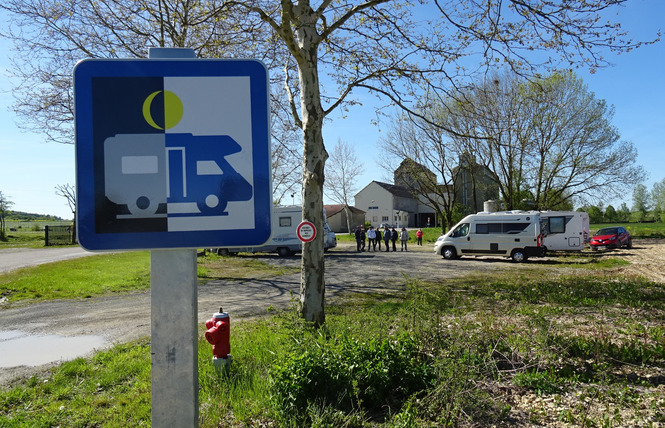 Aire de stationnement 1 - Pierrefitte-sur-Aire